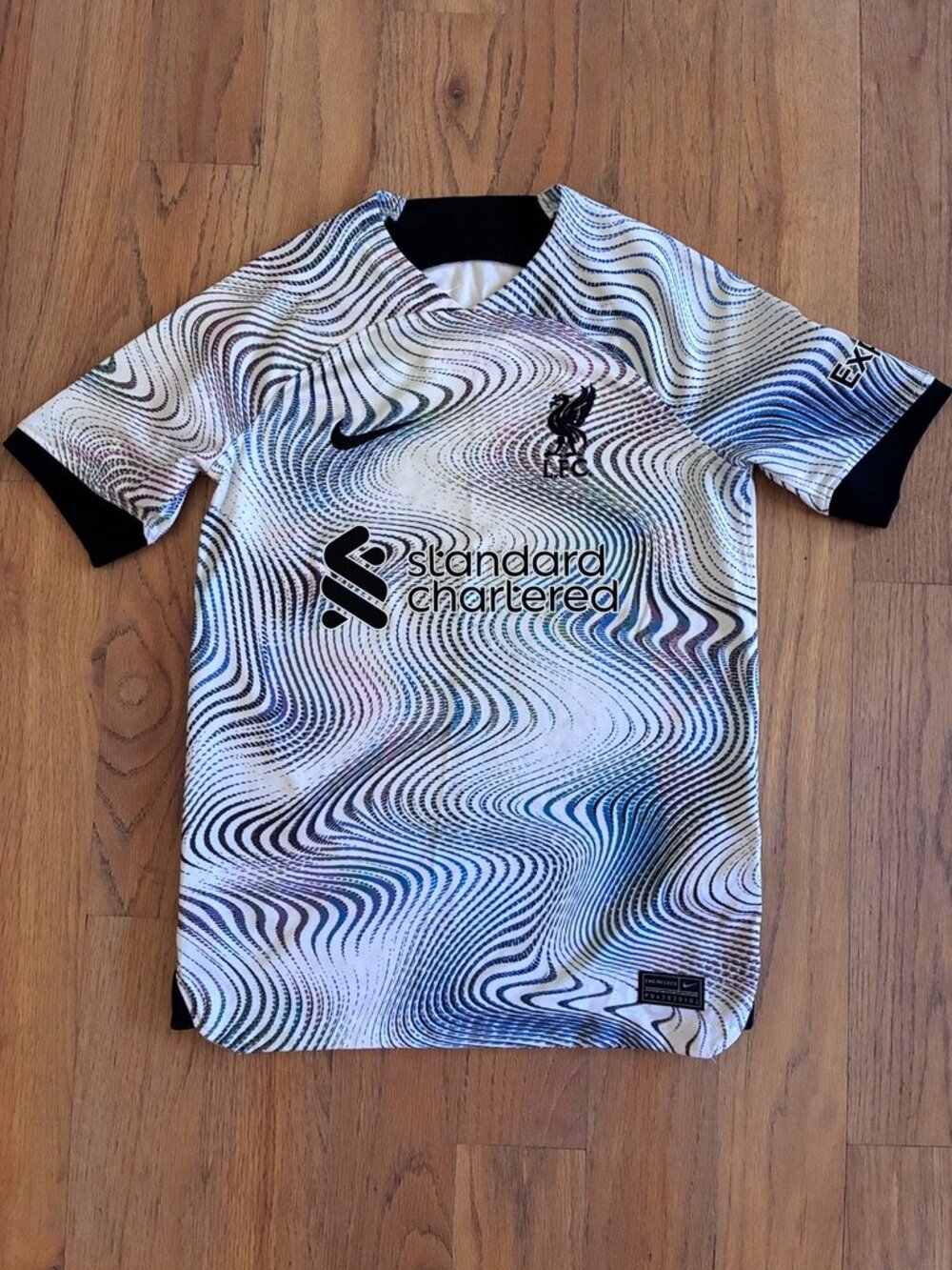 Nike Liverpool FC 2022/23 Away Dri-FIT Soccer Jersey Youth Medium